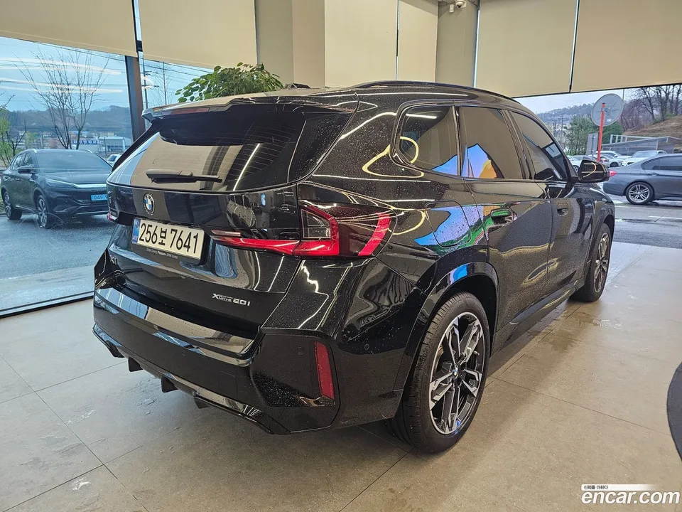 BMW X1 xDrive 20i M 2025 — миниатюра 4