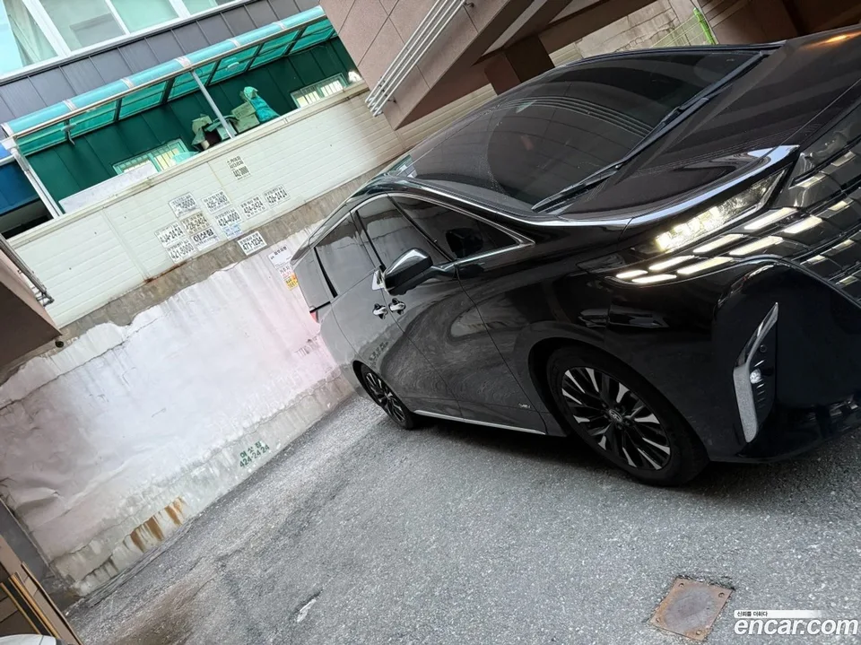 Toyota Alphard 2.5 HEV AWD 2025 — миниатюра 2