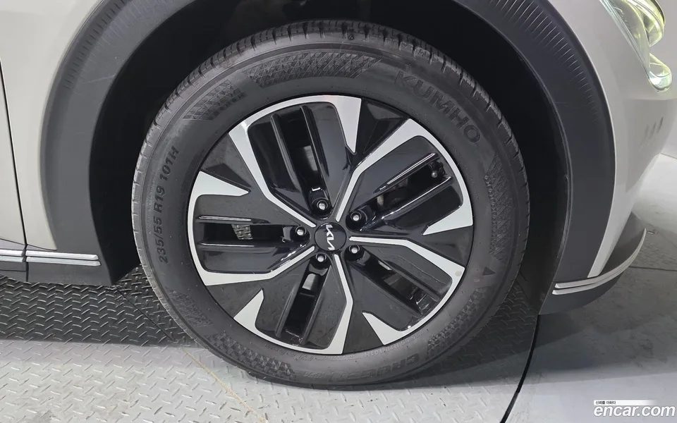 Kia EV6 4WD 2022 — миниатюра 5