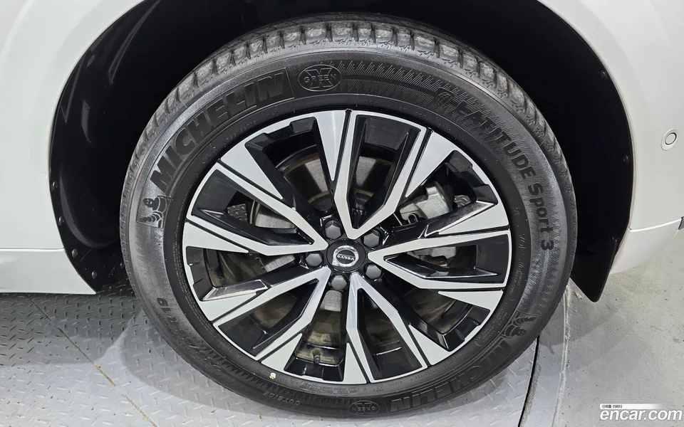 Volvo XC60 B5 2023 — миниатюра 5