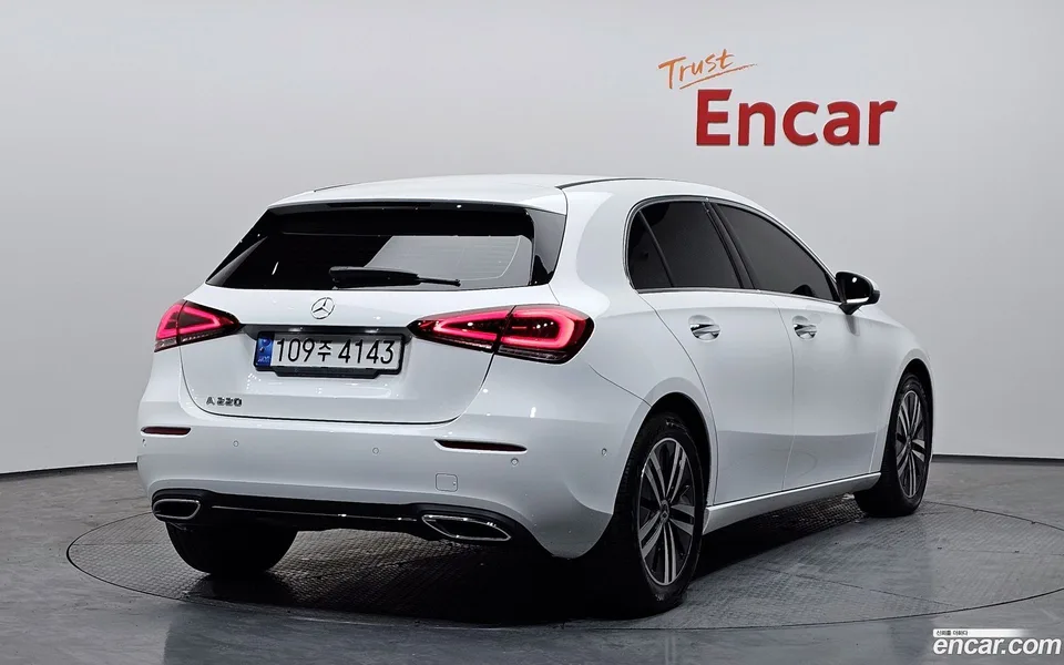 Mercedes-Benz A-Class A220 2022 — миниатюра 2