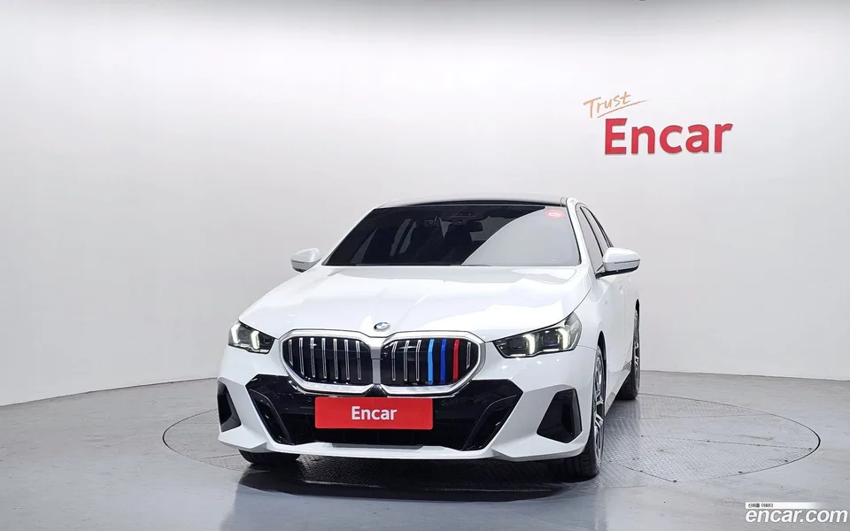 BMW 5 Series 520i M 2025 — миниатюра 3