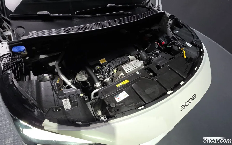 Peugeot 3008 1.2 Pure Tech 2024 — миниатюра 5
