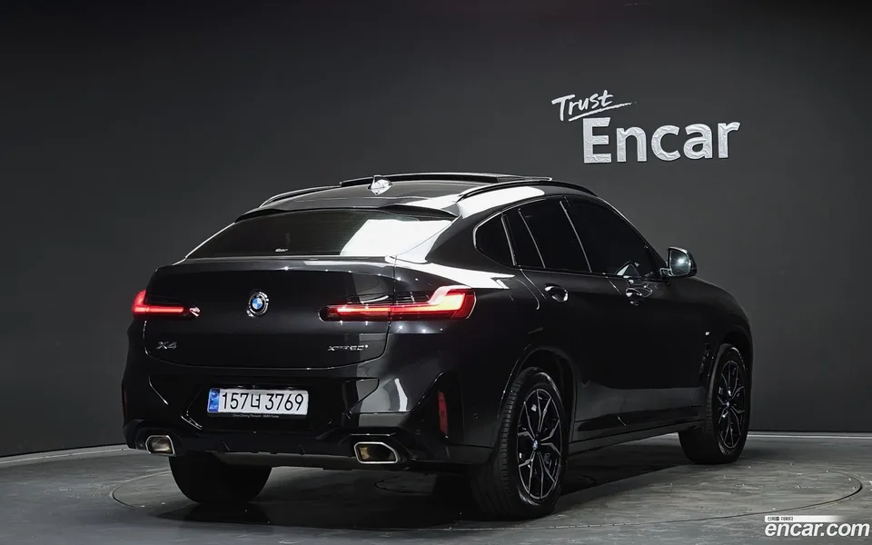 BMW X4 xDrive20i M 2022 — миниатюра 2