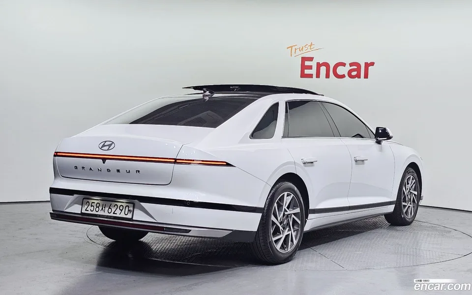 Hyundai Grandeur 2.5 2WD 2023 — миниатюра 2