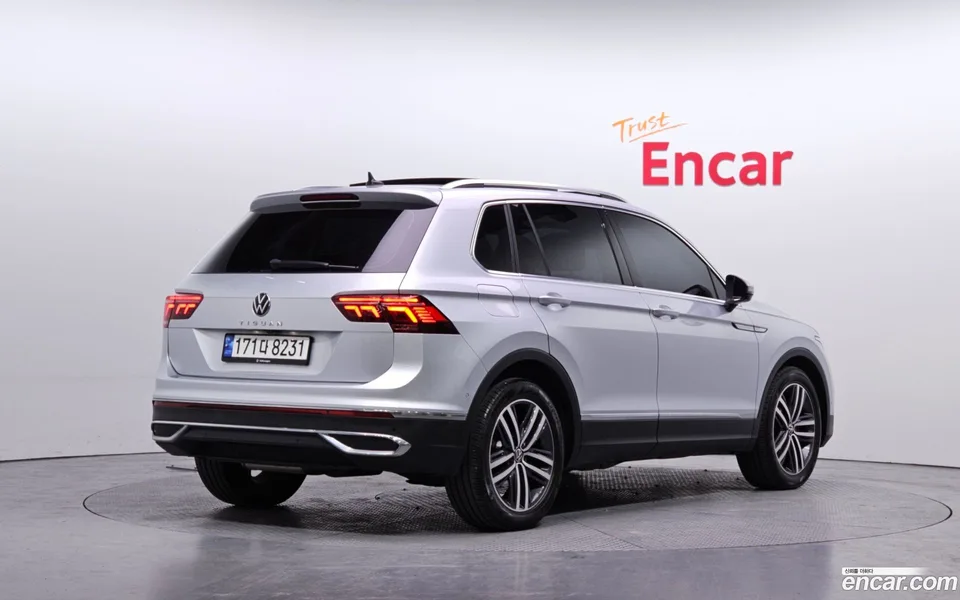 Volkswagen Tiguan 2.0 TDI 2023 — миниатюра 2