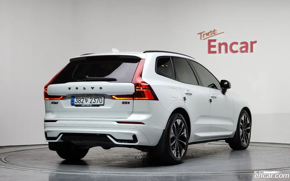 Volvo XC60 B5 2025 — миниатюра 2