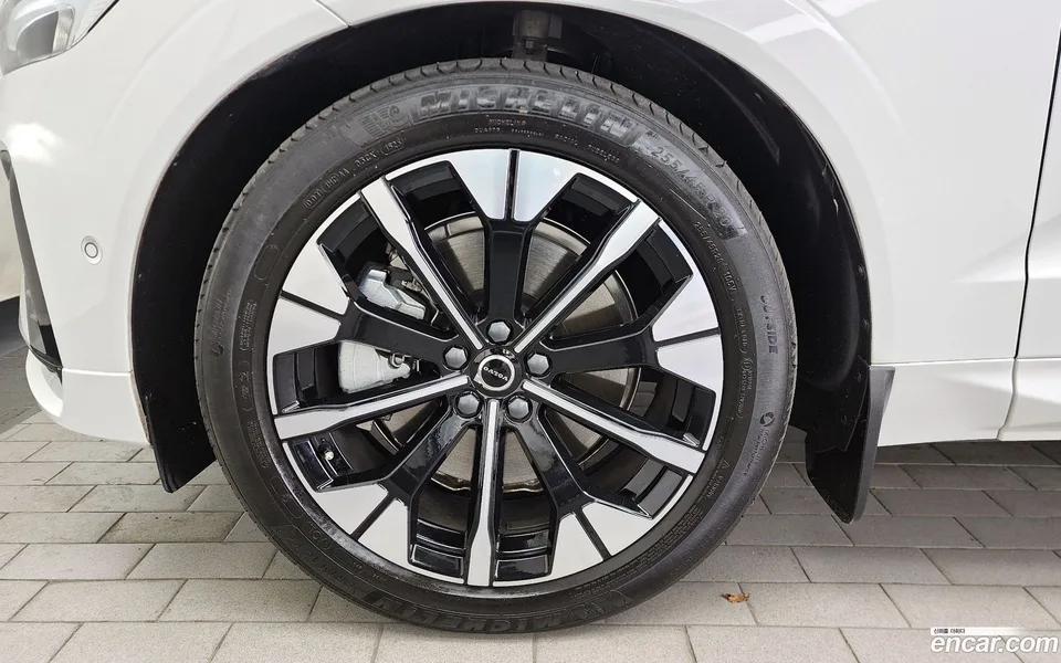 Volvo XC60 B5 2025 — миниатюра 5