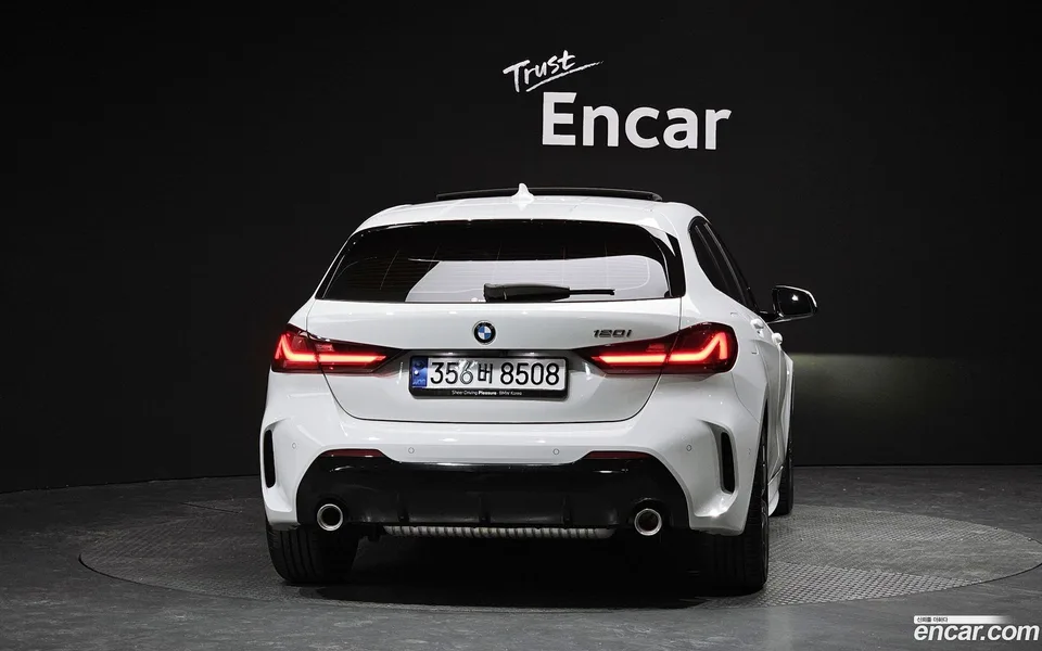 BMW 1 Series 120i M 2024 — миниатюра 4