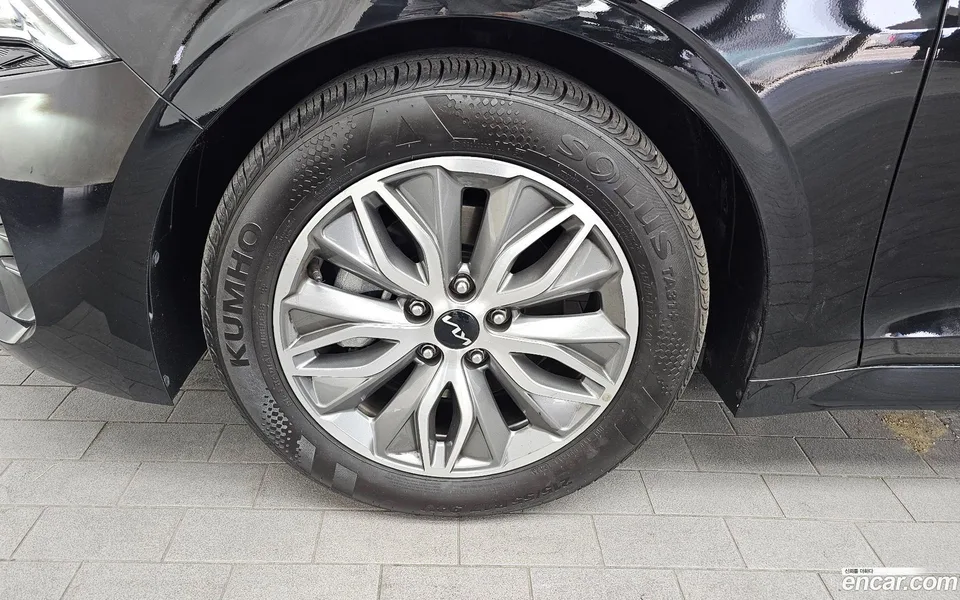 Kia K5 Hybrid 2023 — миниатюра 5