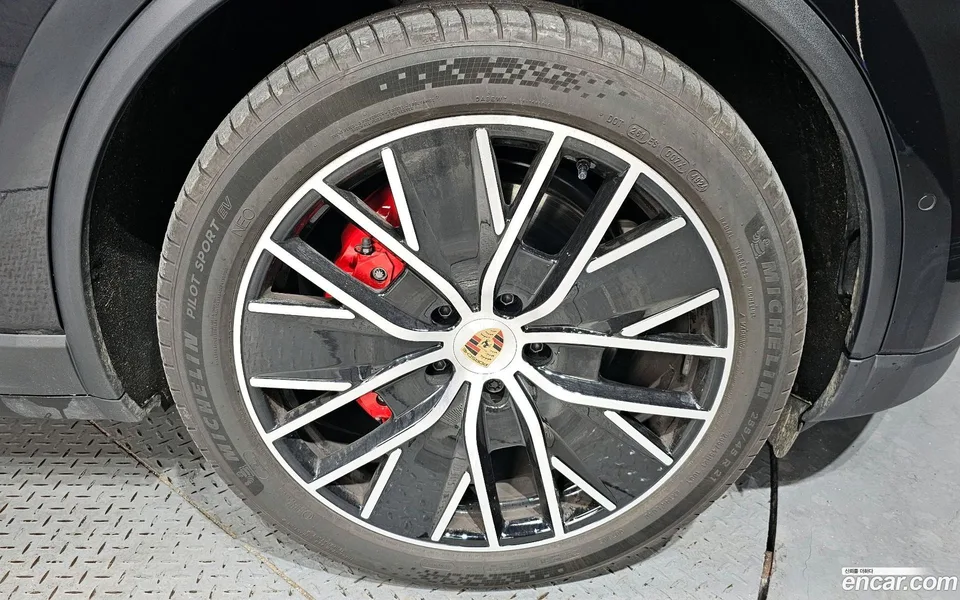 Porsche Macan Electric 4S 2025 — миниатюра 5
