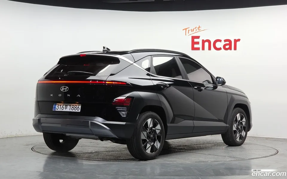 Hyundai Kona Hybrid 2023 — миниатюра 2