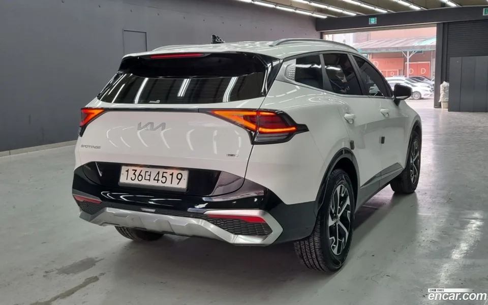 Kia Sportage Hybrid 2WD 2023 — миниатюра 2