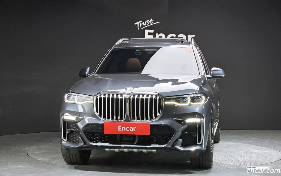 BMW X7 xDrive 40i M 6 2022 — миниатюра 3