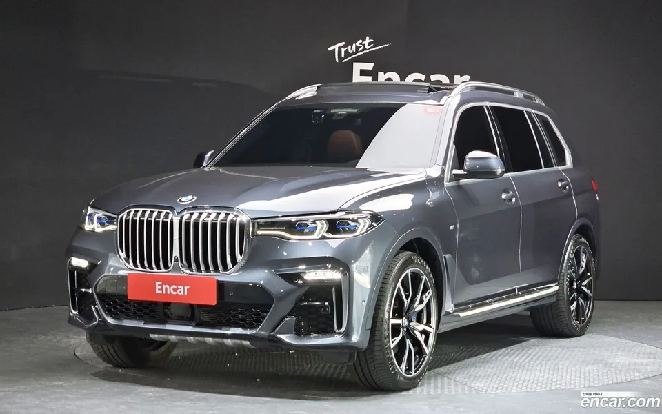 BMW X7 xDrive 40i M 6 2022 — фото 1, купить с доставкой в Москву