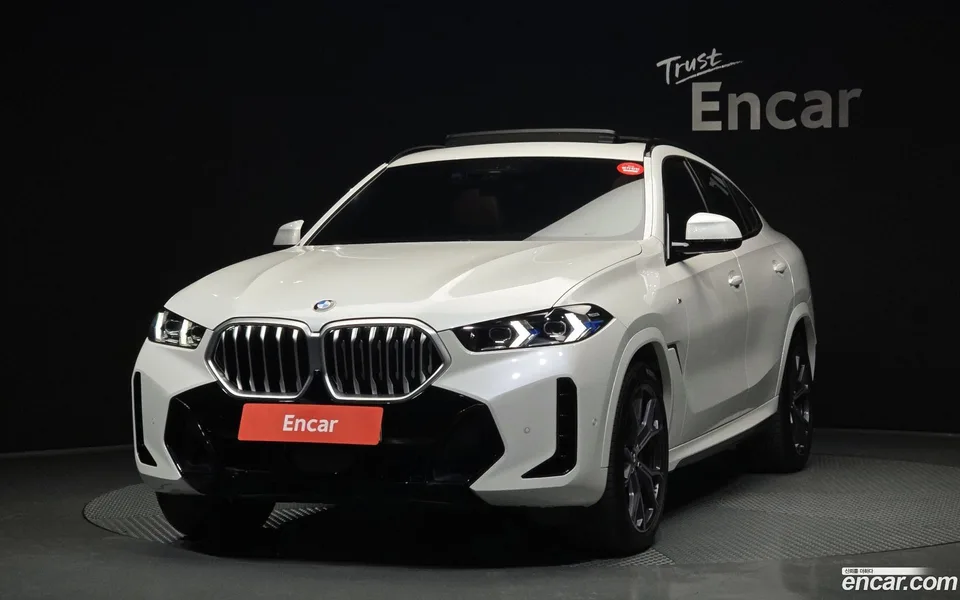 BMW X6 xDrive30d M 2023 — фото 1, купить с доставкой в Москву
