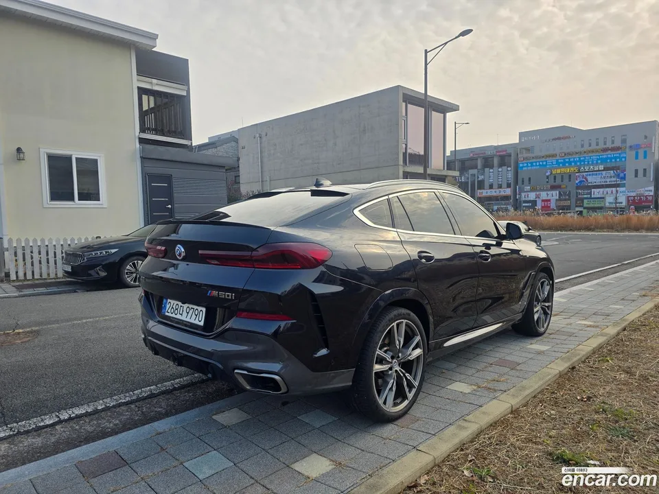 BMW X6 M50i 25 2022 — миниатюра 2