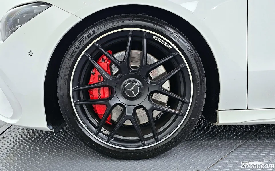 Mercedes-Benz CLA-Class AMG CLA 45 S 4MATIC+ 2025 — миниатюра 5