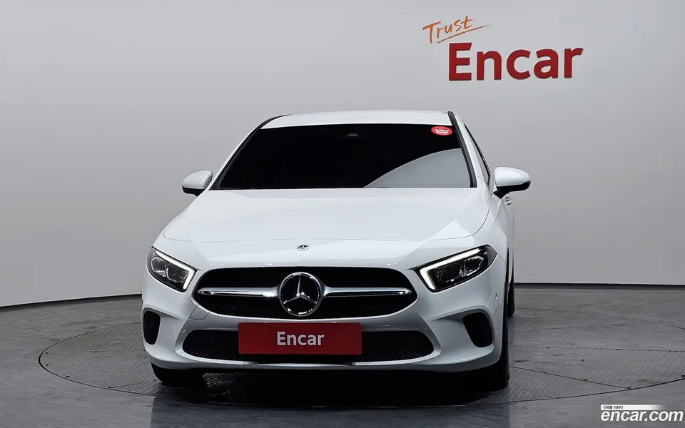 Mercedes-Benz A-Class A220 2022 — миниатюра 3