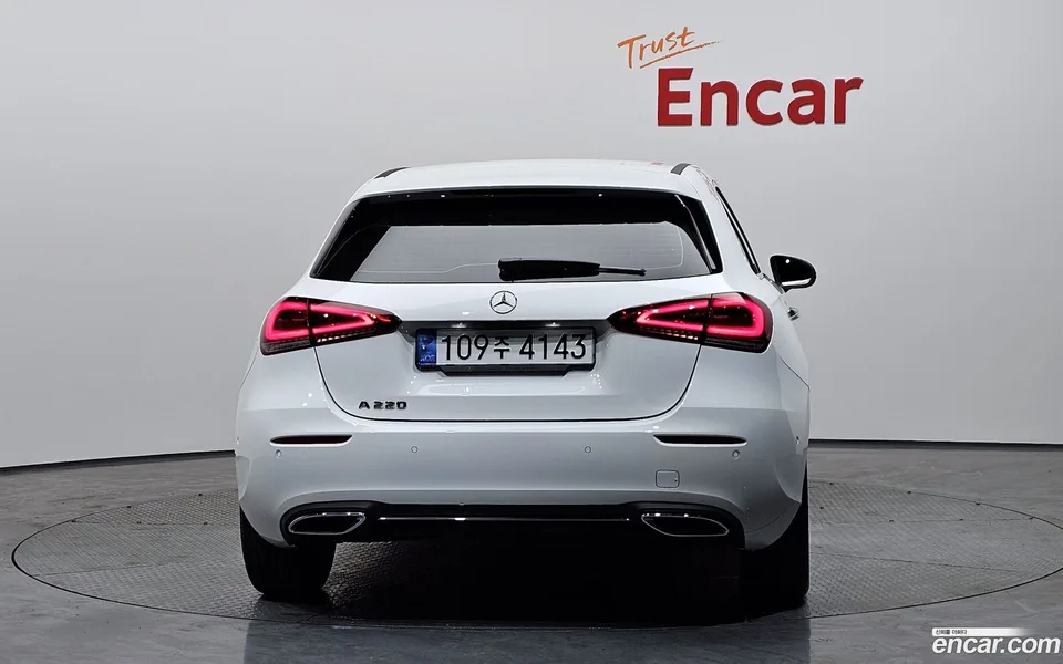 Mercedes-Benz A-Class A220 2022 — миниатюра 4