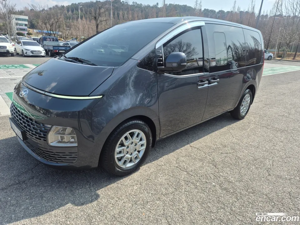 Hyundai Staria 5 2023 — миниатюра 2