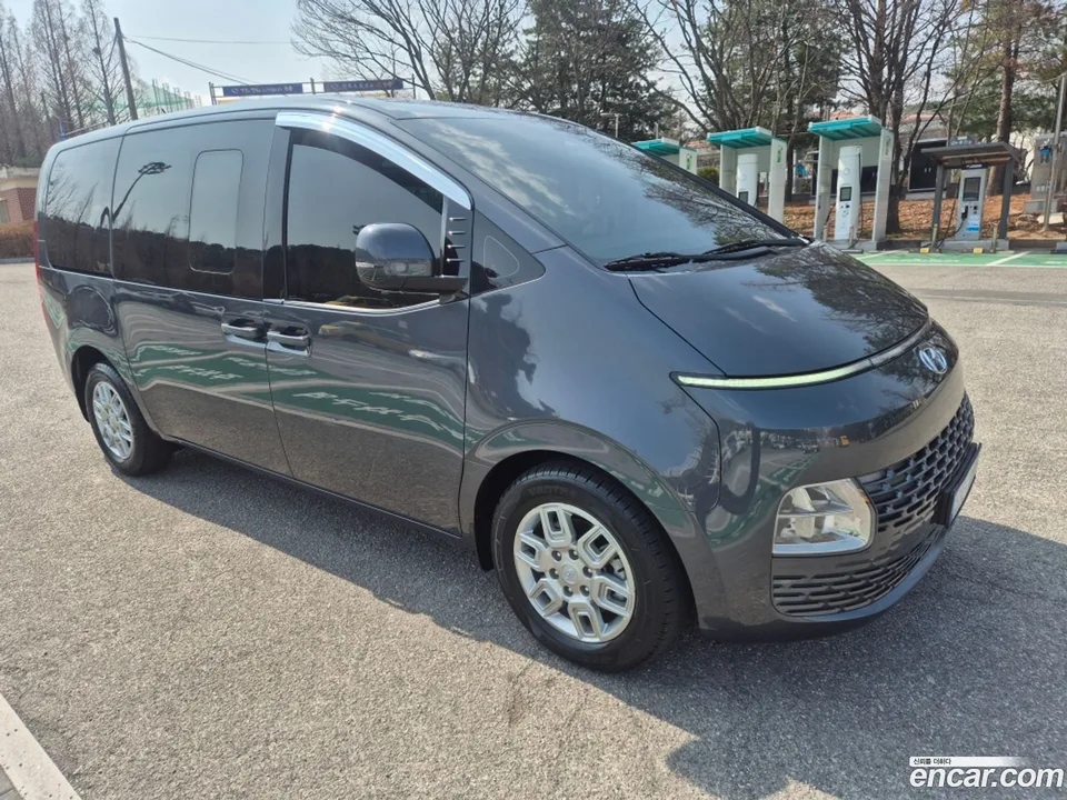 Hyundai Staria 5 2023 — миниатюра 3