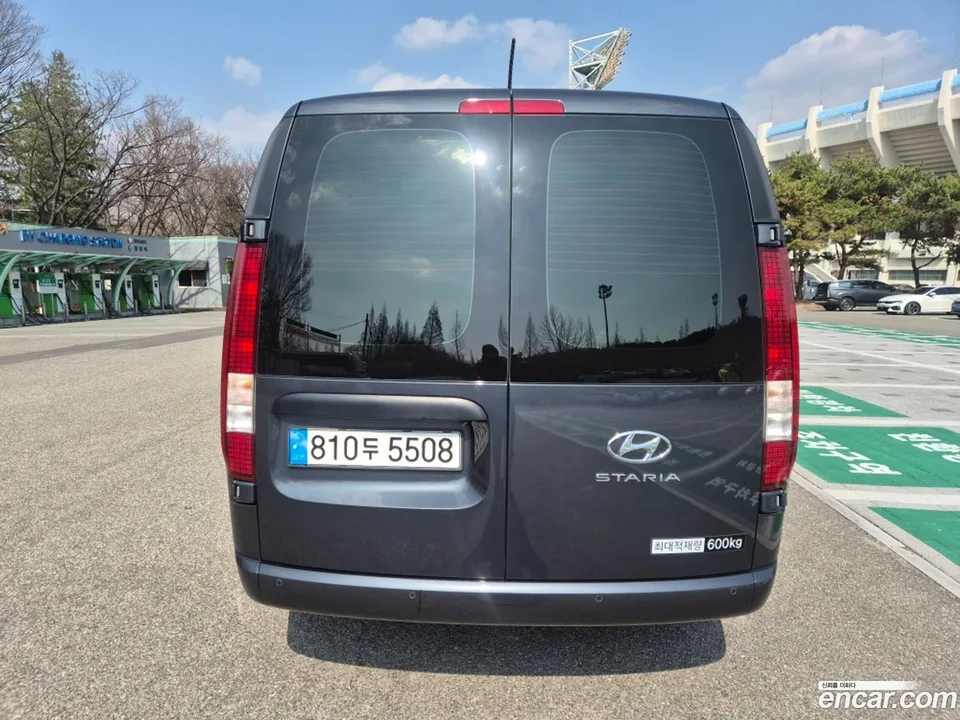 Hyundai Staria 5 2023 — миниатюра 4