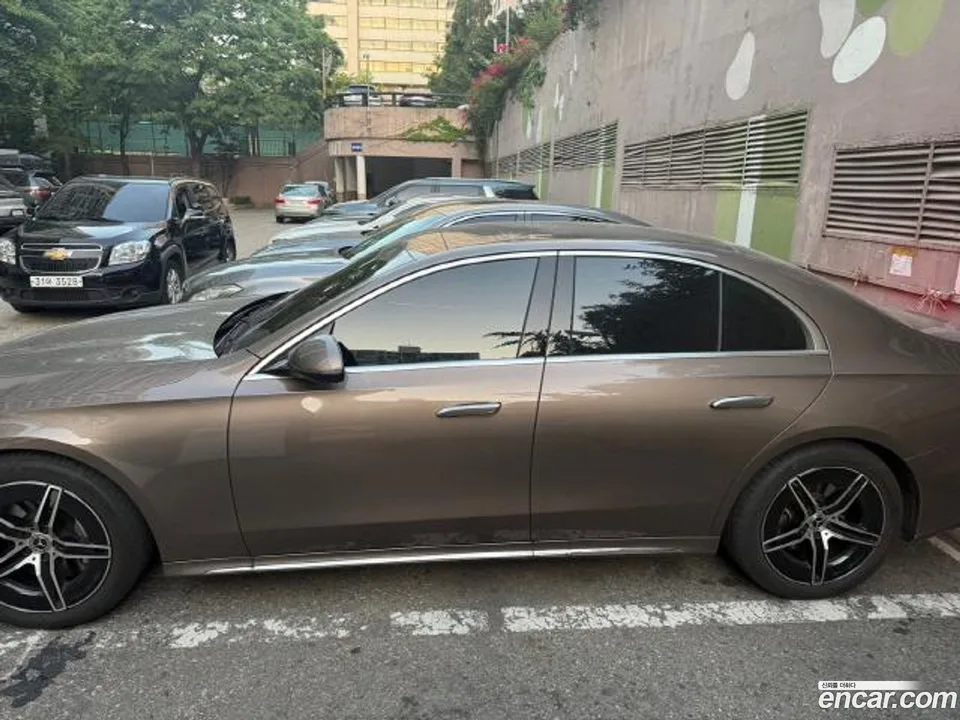 Mercedes-Benz E-Class E300 4MATIC AMG Line 2024 — миниатюра 2