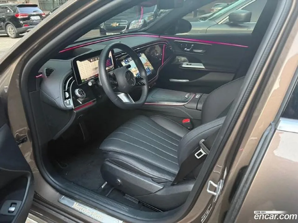 Mercedes-Benz E-Class E300 4MATIC AMG Line 2024 — миниатюра 5
