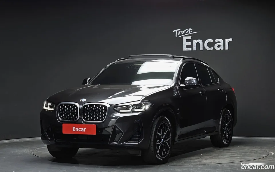BMW X4 xDrive20i M 2022 — фото 1, купить с доставкой в Москву