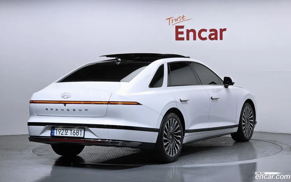 Hyundai Grandeur Hybrid 2023 — миниатюра 2