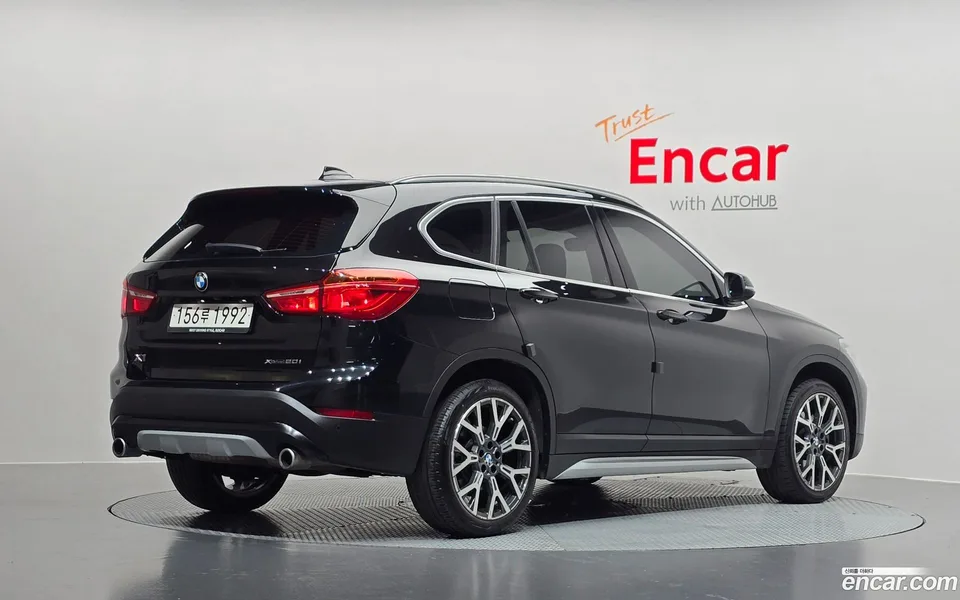 BMW X1 xDrive 20i xLine 2022 — миниатюра 2