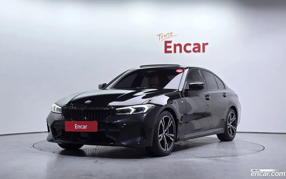BMW 3 Series 320i M 2023 — фото 1, купить с доставкой в Москву