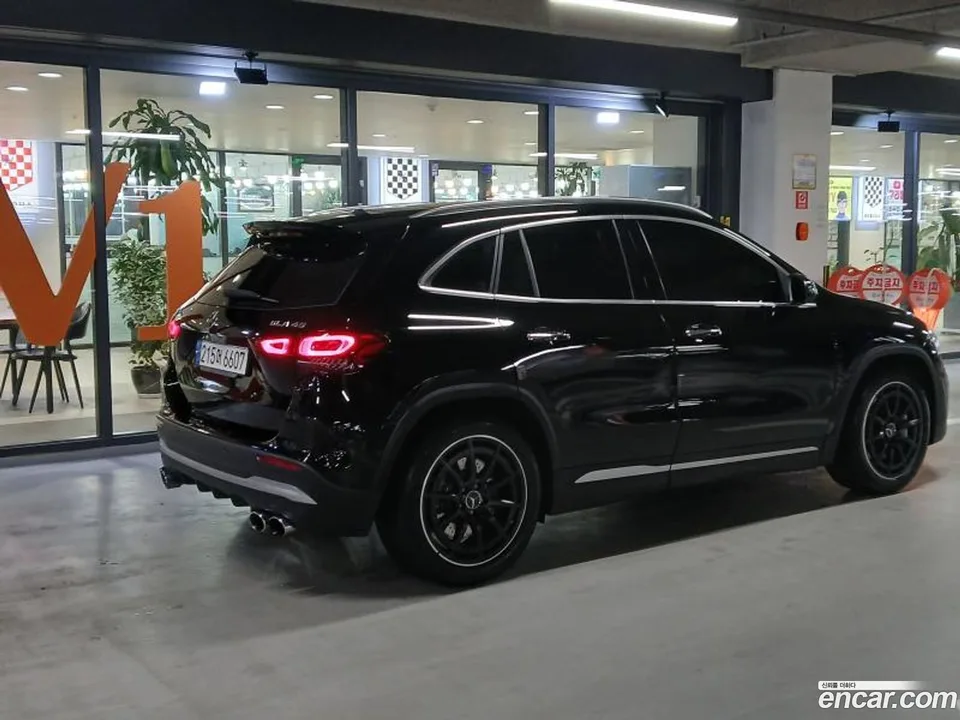 Mercedes-Benz GLA-Class GLA45 AMG 4MATIC+ 2022 — миниатюра 4