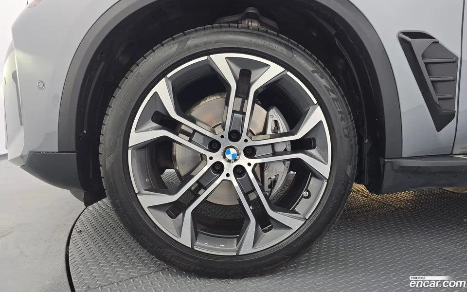 BMW X5 xDrive 40i xLine 2024 — миниатюра 5