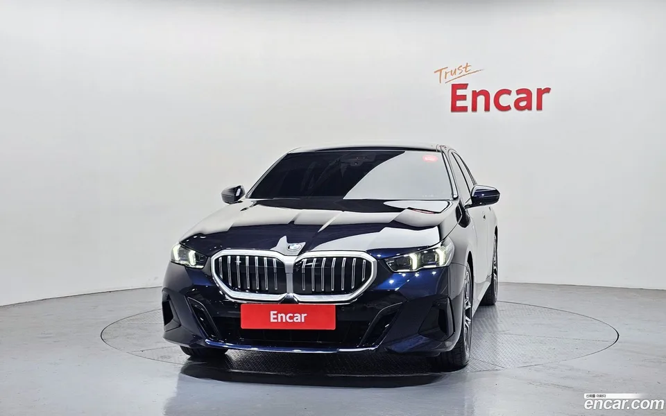 BMW 5 Series 520i M 2025 — миниатюра 3
