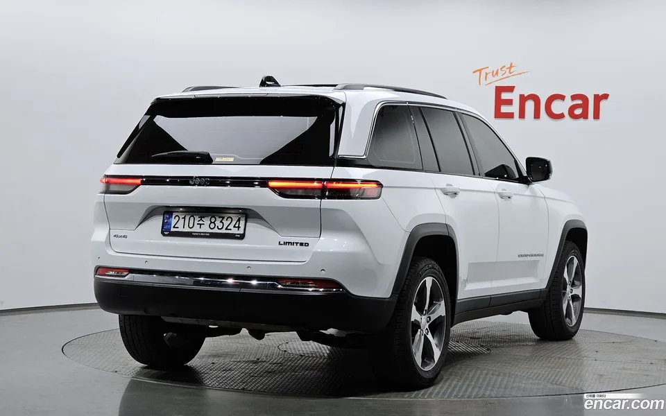 Jeep Grand Cherokee 3.6 2023 — миниатюра 2