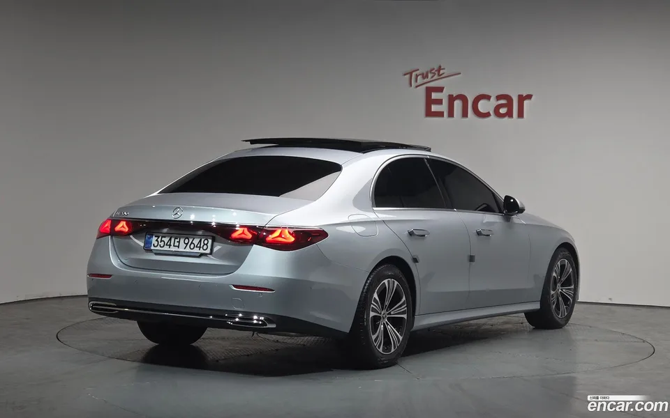 Mercedes-Benz E-Class E200 2025 — миниатюра 2