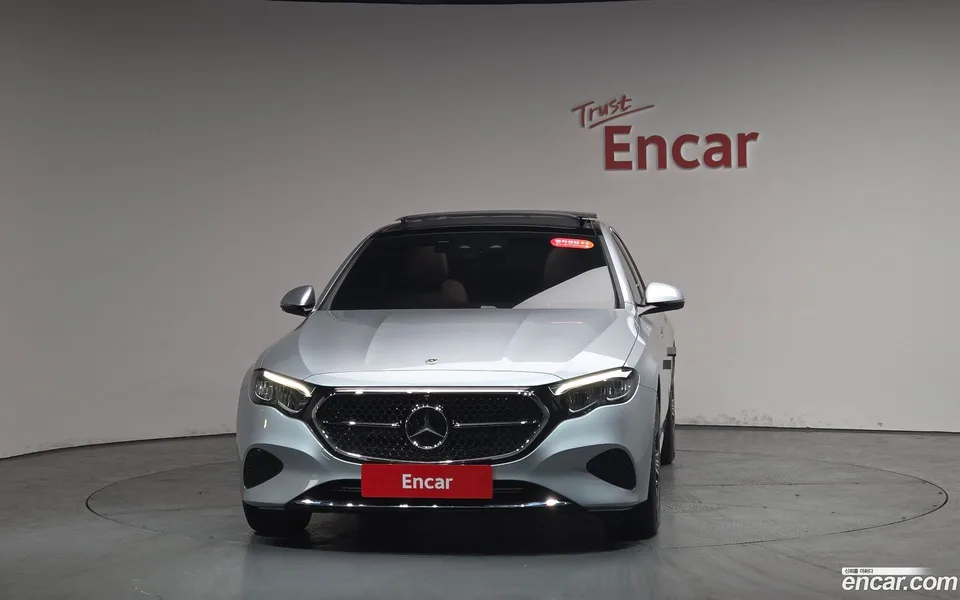 Mercedes-Benz E-Class E200 2025 — миниатюра 3