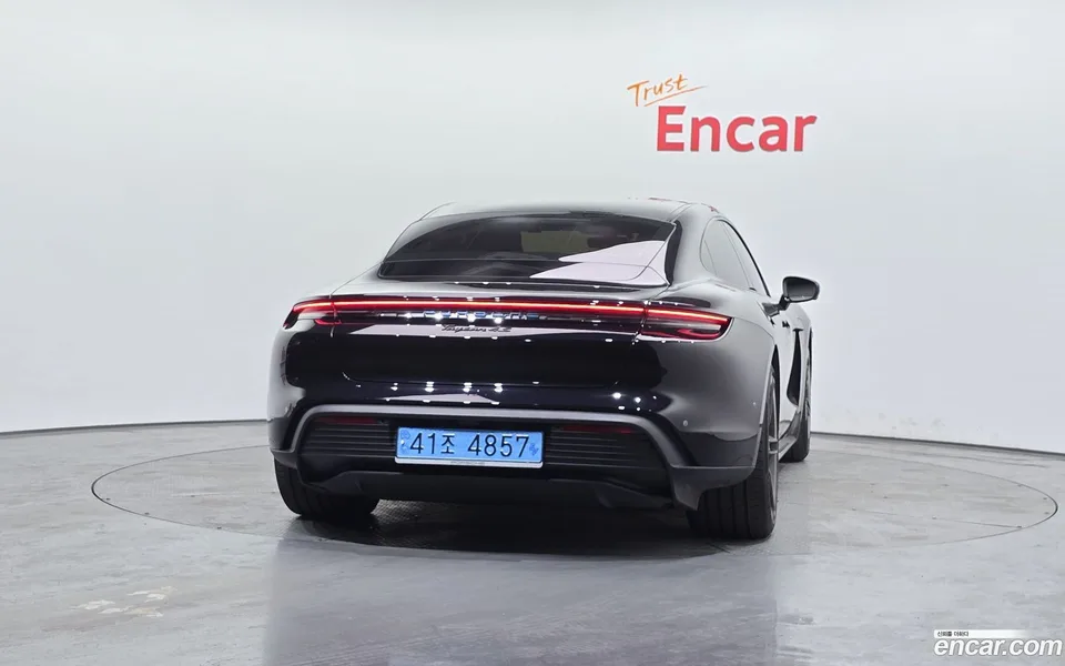 Porsche Taycan 4S 2024 — миниатюра 4