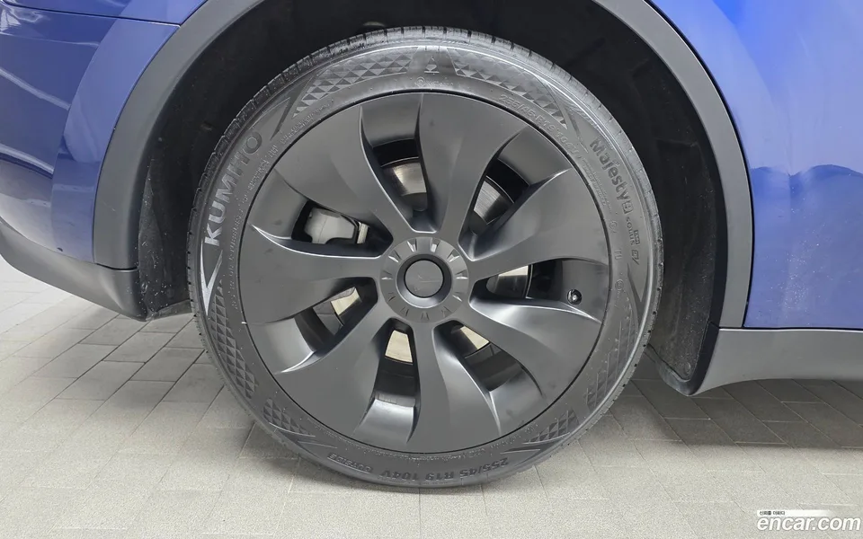 Tesla Model Y RWD 2023 — миниатюра 5