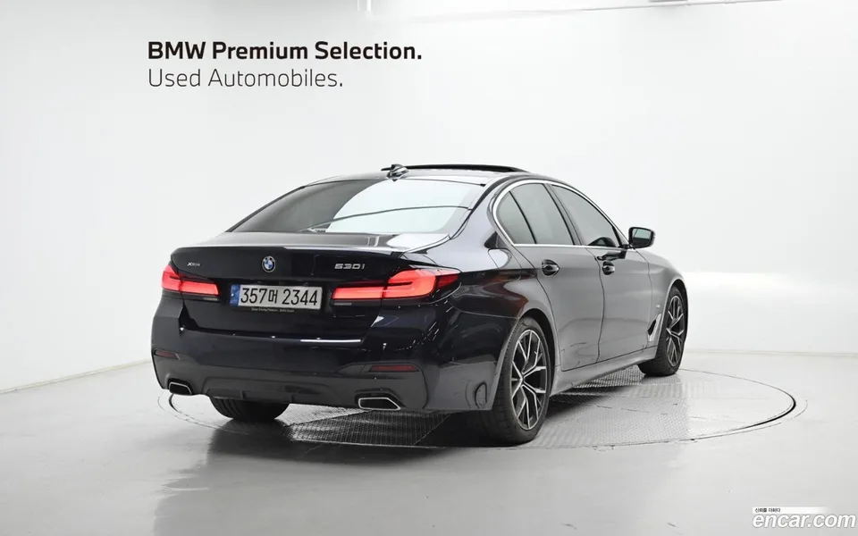 BMW 5 Series 530i xDrive M 2022 — миниатюра 2