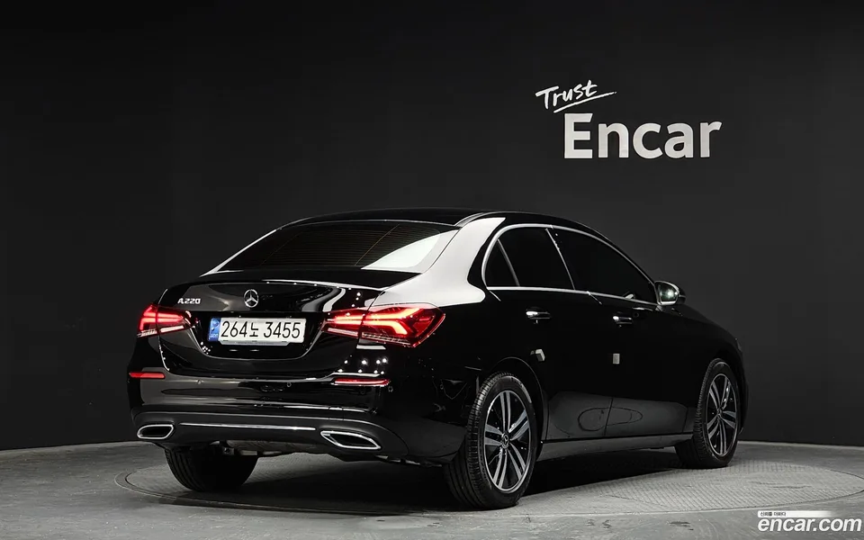 Mercedes-Benz A-Class A220 2022 — миниатюра 2