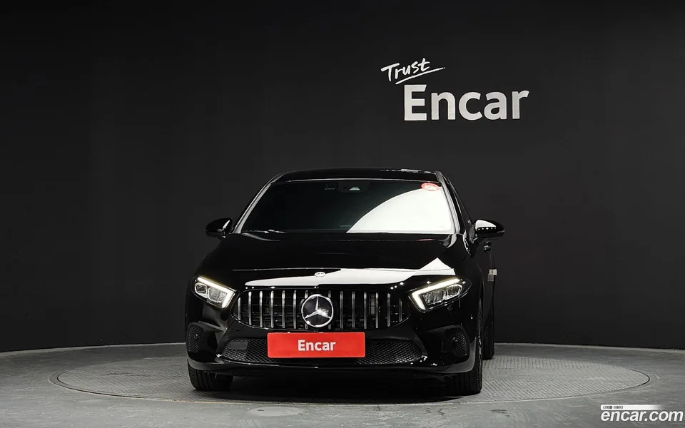 Mercedes-Benz A-Class A220 2022 — миниатюра 3