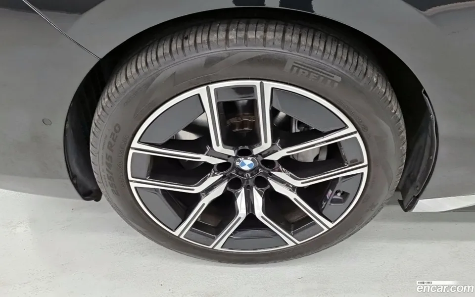 BMW 7 Series 740i xDrive M 2024 — миниатюра 5