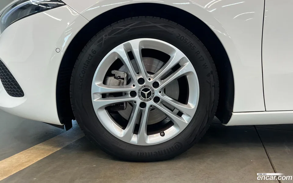 Mercedes-Benz A-Class A220 2024 — миниатюра 5