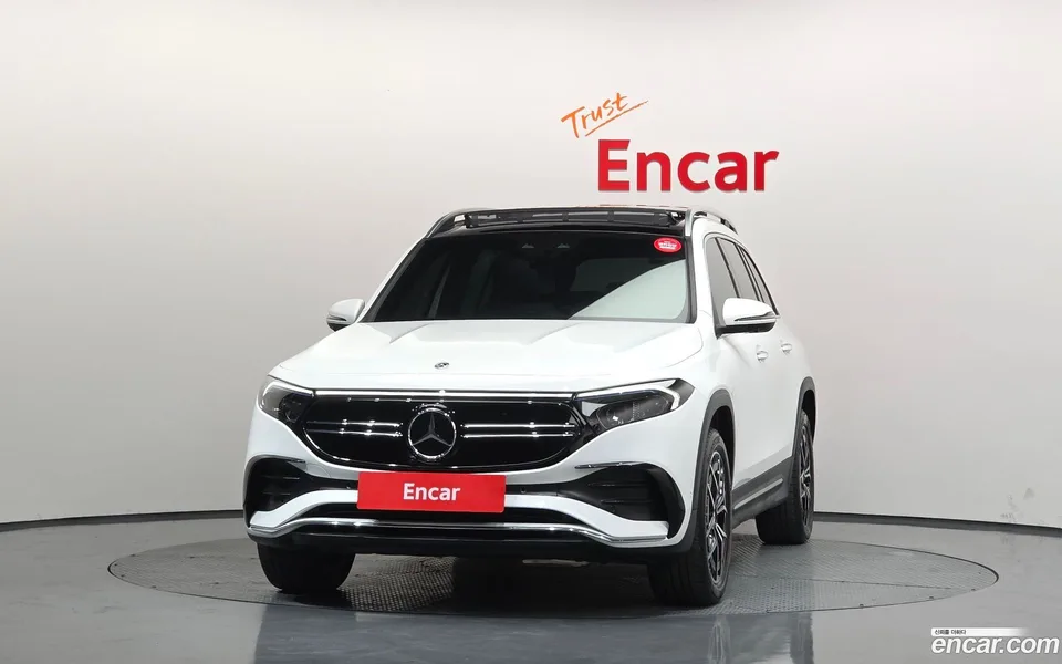 Mercedes-Benz EQB EQB300 4MATIC AMG 2023 — миниатюра 3