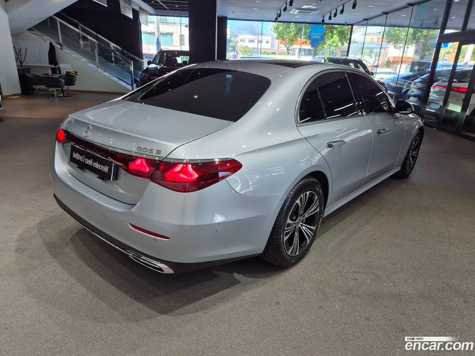 Mercedes-Benz E-Class E200 2025 — миниатюра 2