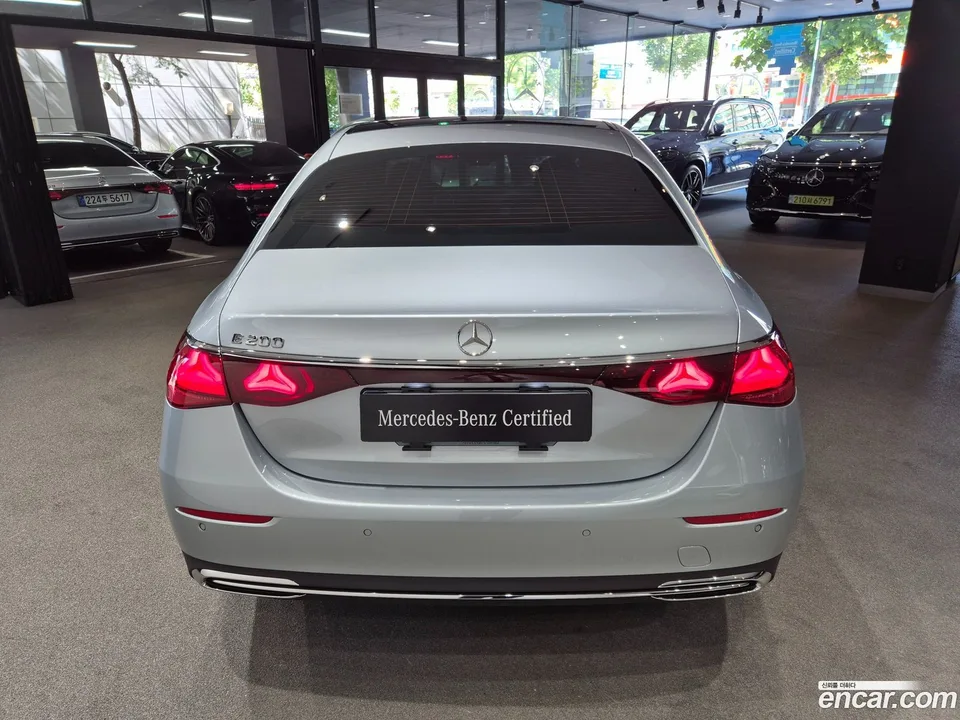 Mercedes-Benz E-Class E200 2025 — миниатюра 4