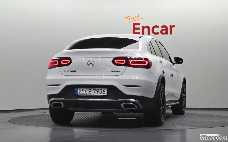 Mercedes-Benz GLC-Class GLC300 4MATIC 2023 — миниатюра 4